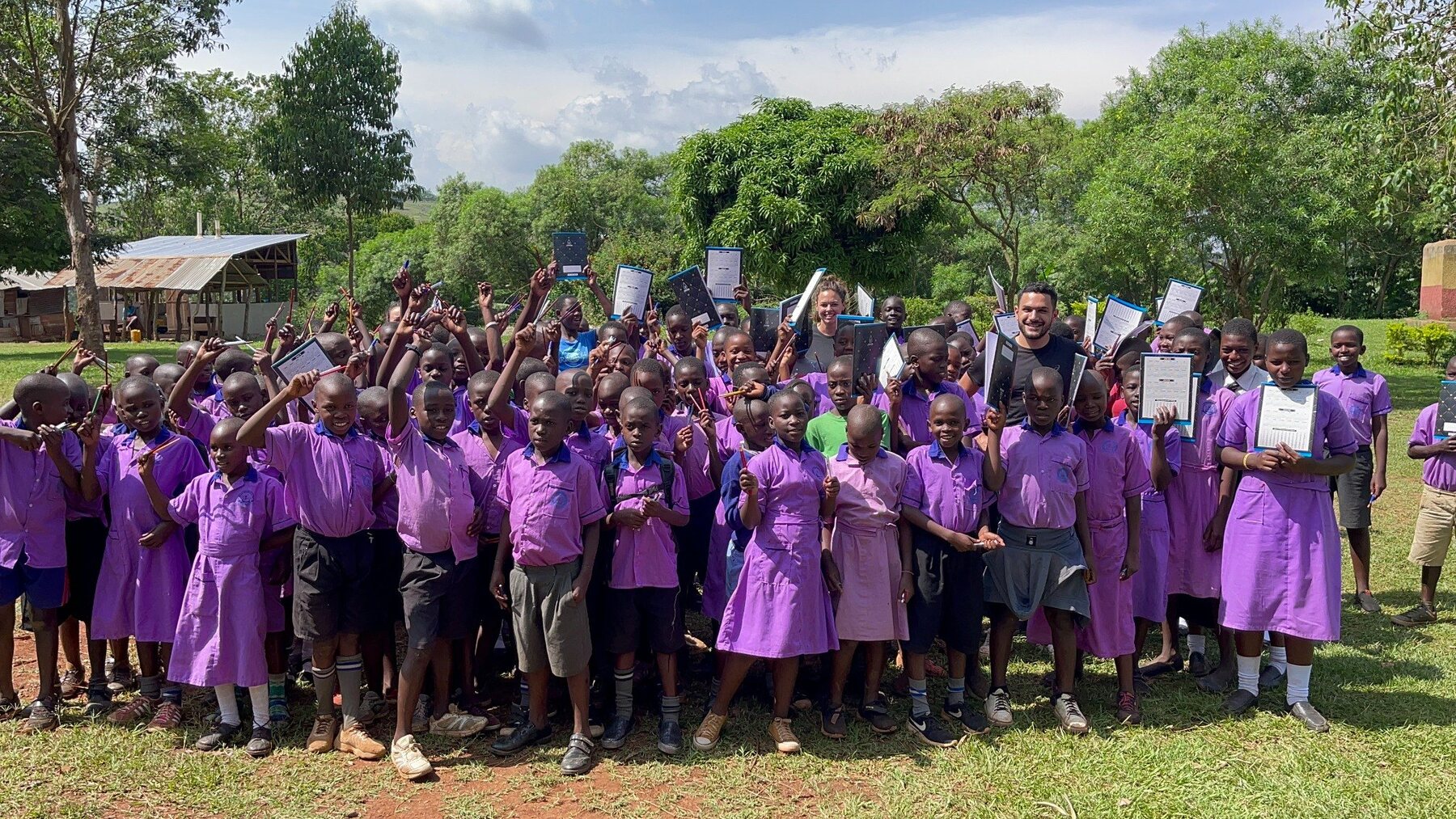 Students and community members supported by Sail Safaris