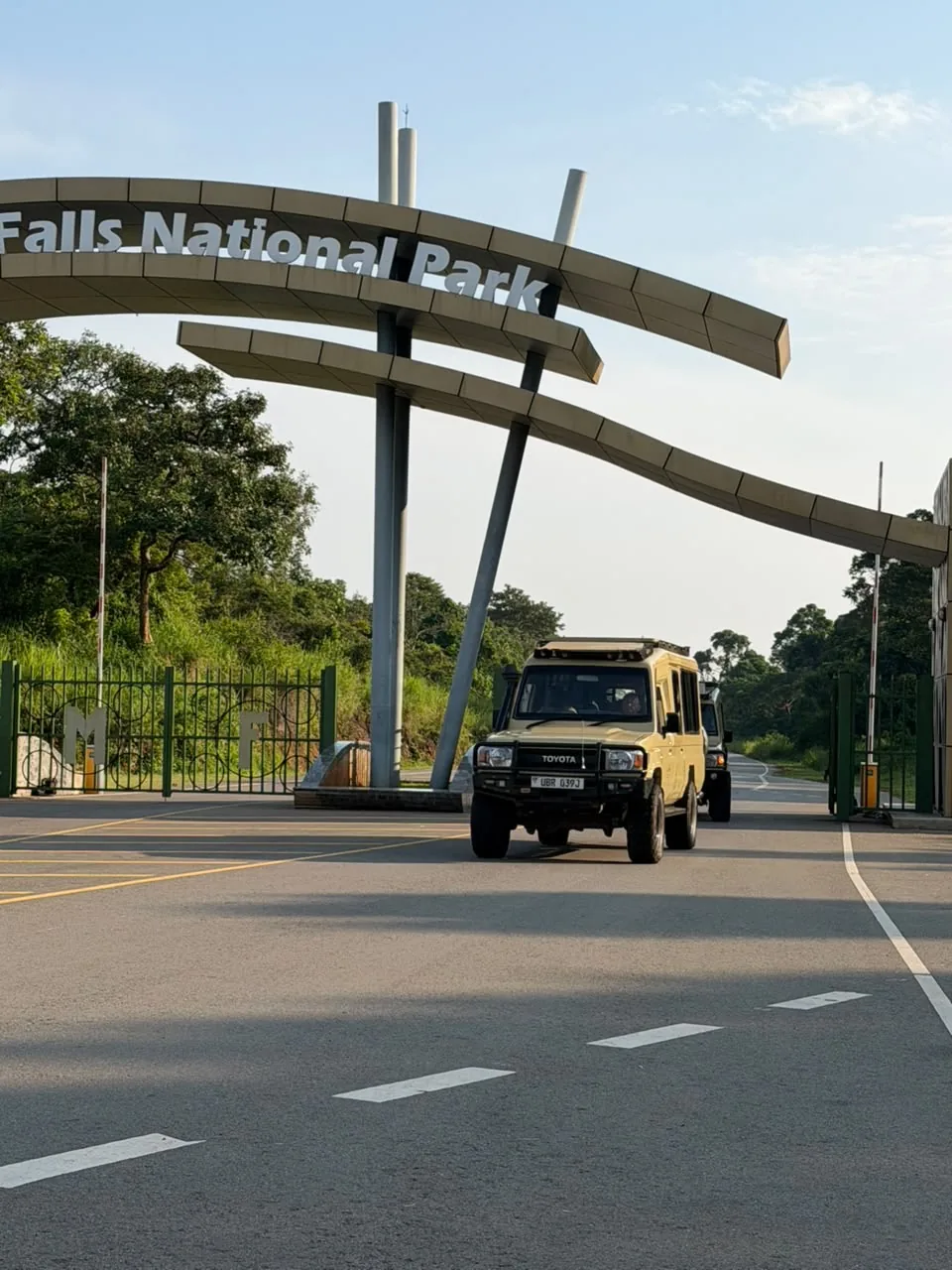 A Sail safari cruiser on the road north