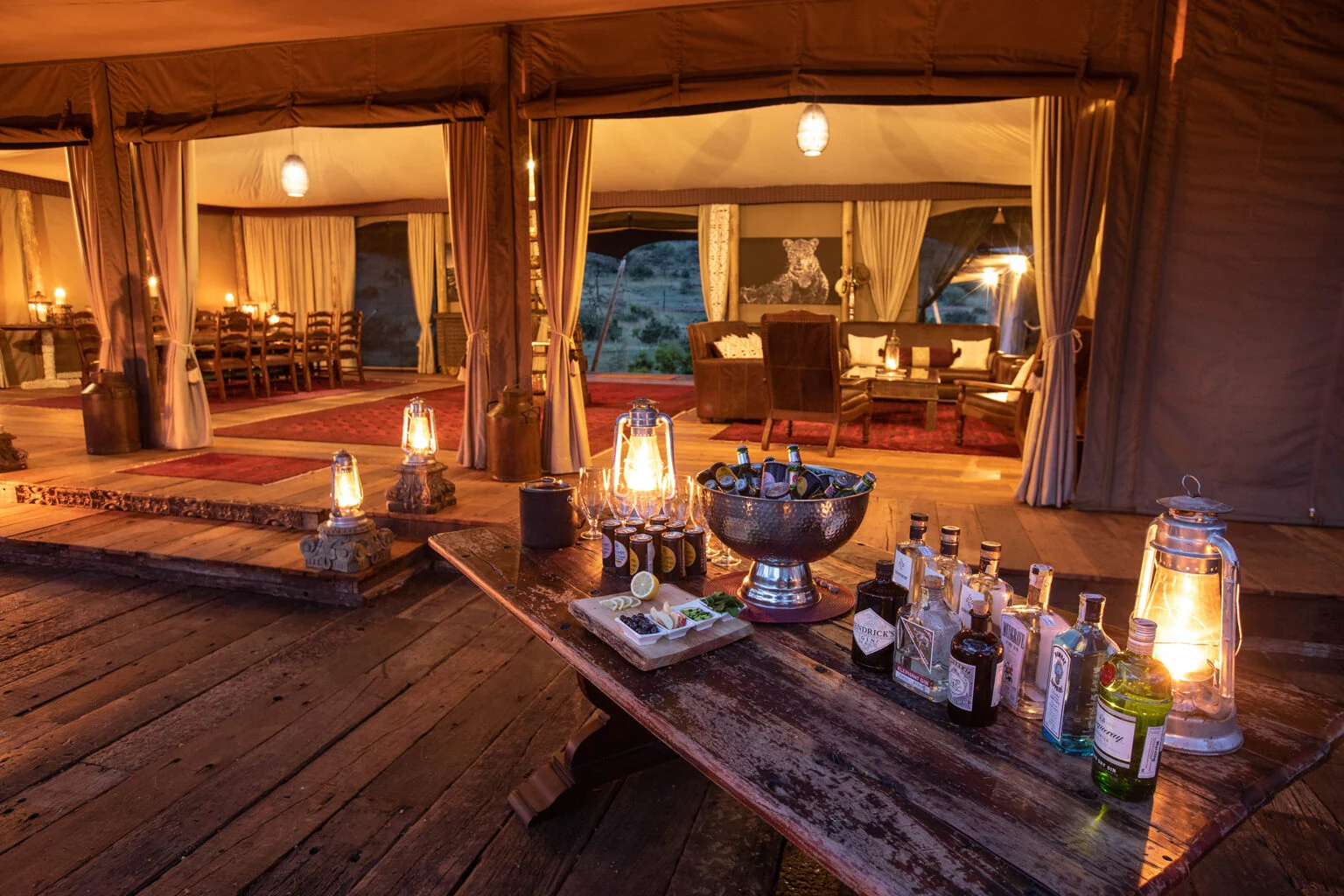 The lounge deck with lanterns