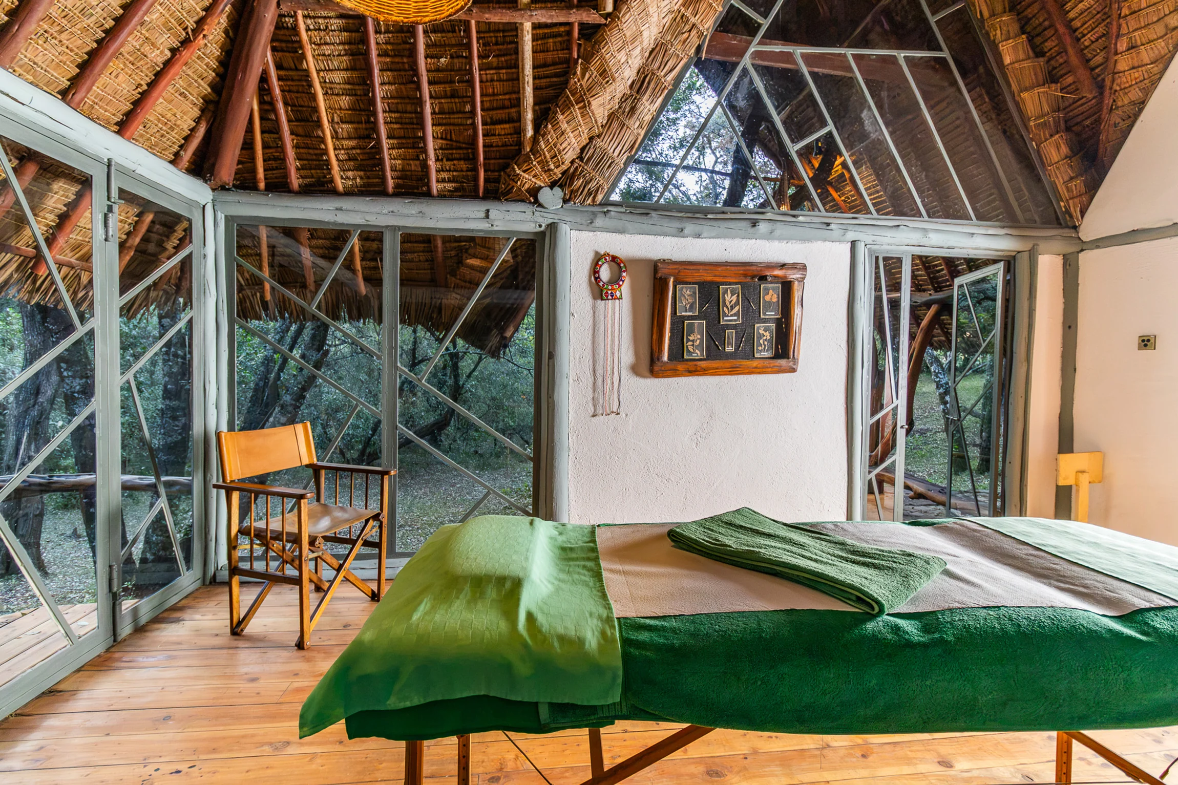 The spa room with its massage bed