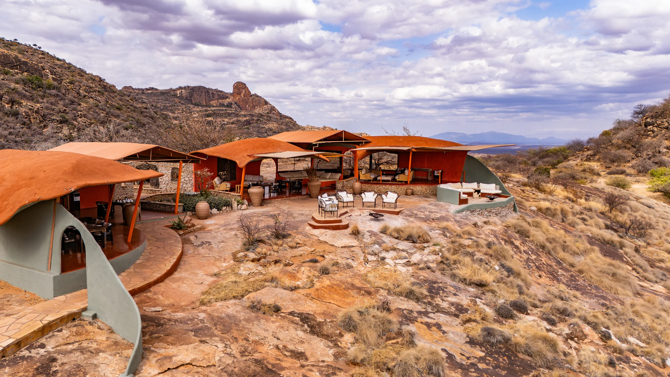 The lounge on the rocks