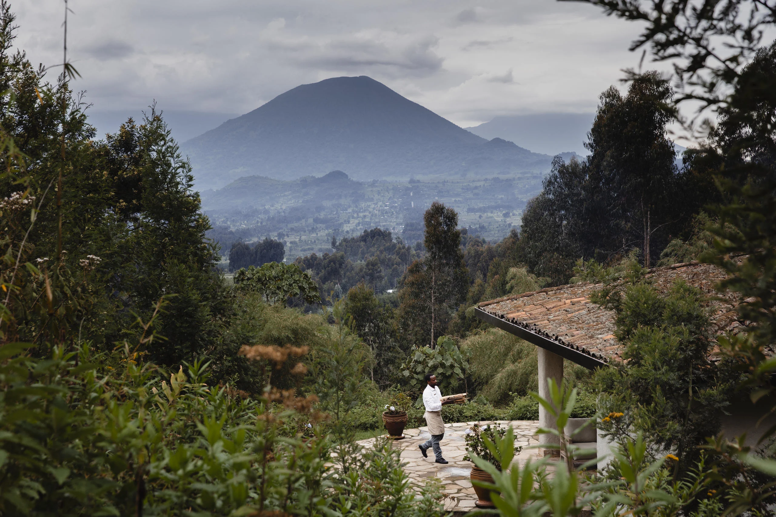 The lodge's cottages below the volcanoes